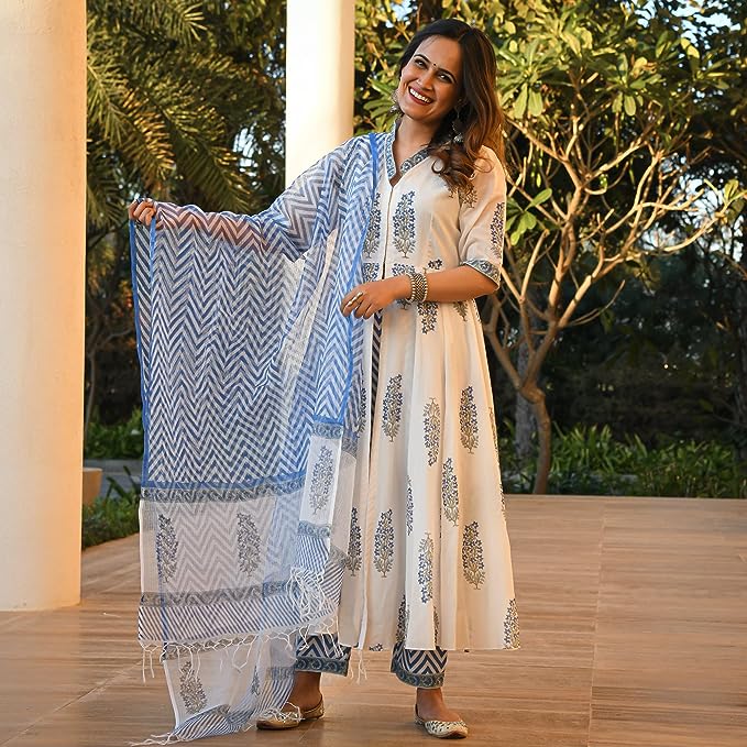 3-piece set from India offers classic elegance with modern tailoring. The block-printed kurta and pant are crafted with the finest 100% cotton, while the dupatta