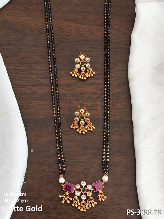 This chic Kemp jewelry pendant set is the perfect way to dress up any outfit.