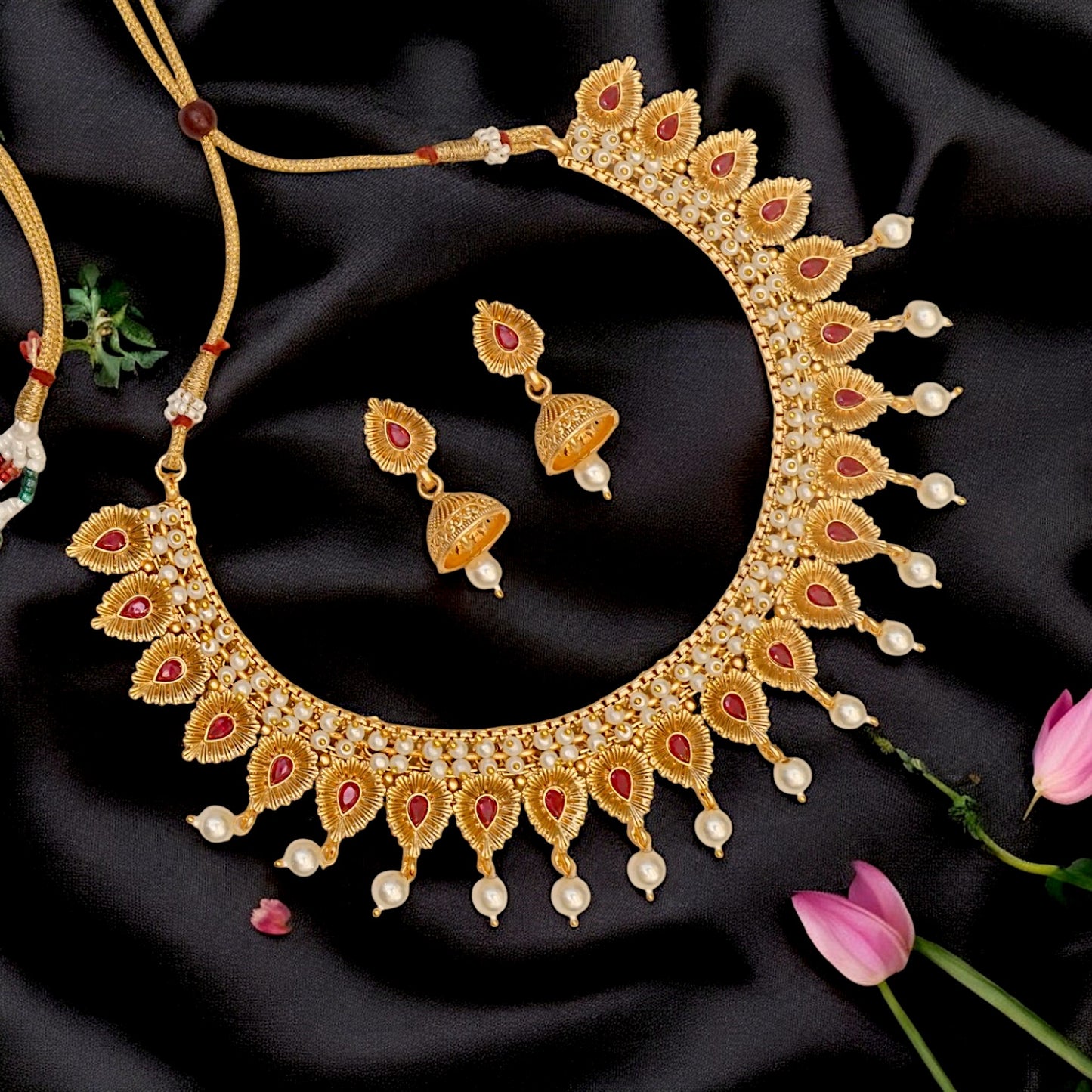 Graceful Antique Gold Plated Necklace Set