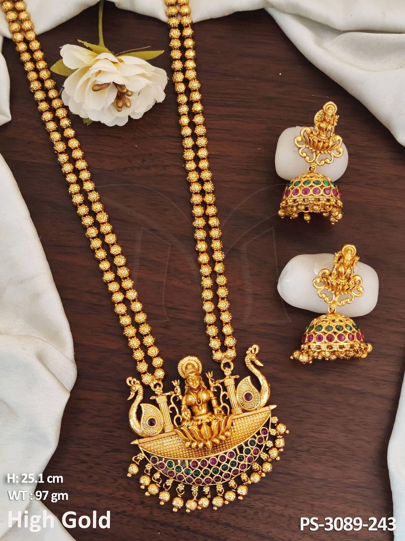 Crafted in the traditional style, its long kemp chain ensures lasting durability. Perfect for adding a touch of royalty to any occasion.