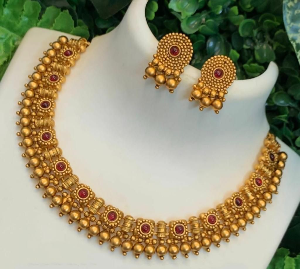 Rajwadi Handmade Short Neckace Set With Earring