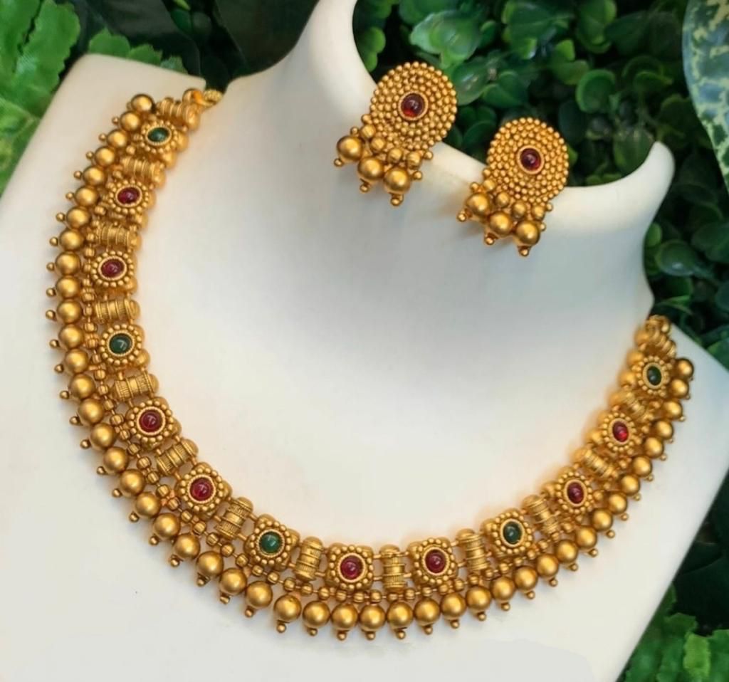 Rajwadi Handmade Short Neckace Set With Earring