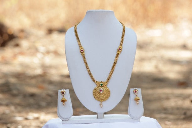 Traditional Style Gold plated Necklace Set