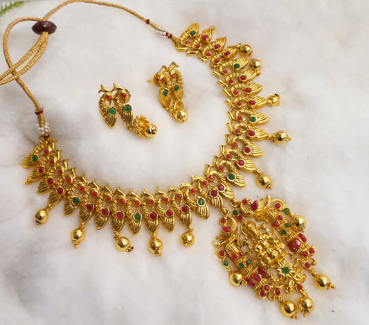 Laxmi Peacock Style Traditional Short Necklace With Jhumki Earring