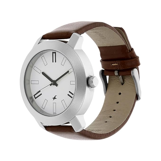 This Fastrack Fundamentals men's watch boasts a stylish brown leather band and a 44 mm case diameter with an ultra-precise quartz movement.
