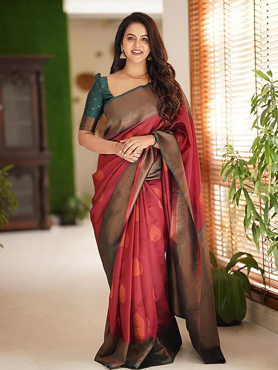 This traditional Woven Design Kanjivaram Banarasi Silk Saree is the perfect blend of sophistication and elegance.timeless saree