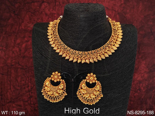 The choker style and high gold polish exude elegance, making it perfect for parties or other special occasions.