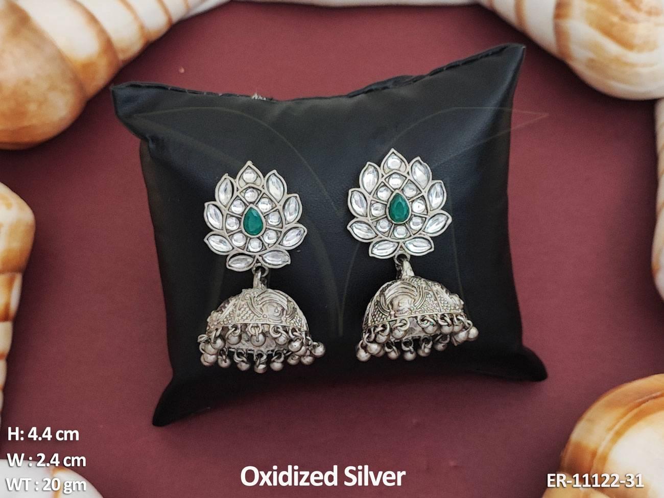 Perfect for any special occasion, these earrings are a must-have for any fashion-conscious individual.