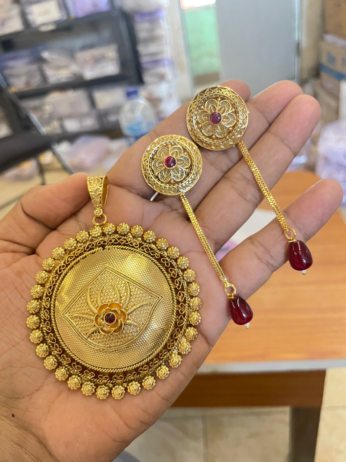 Rajwadi Pendant with Earring Sui Dhaga