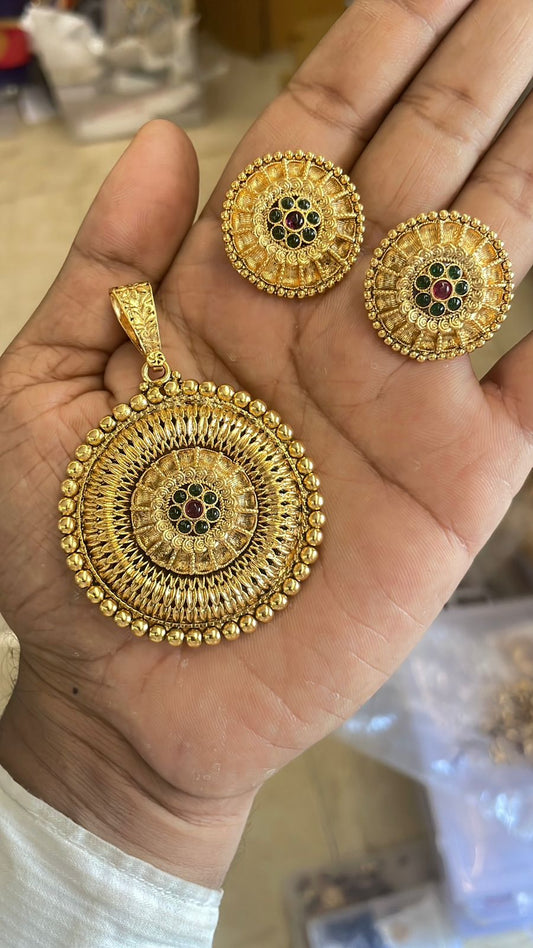 Rajwadi Pendant with stud earring