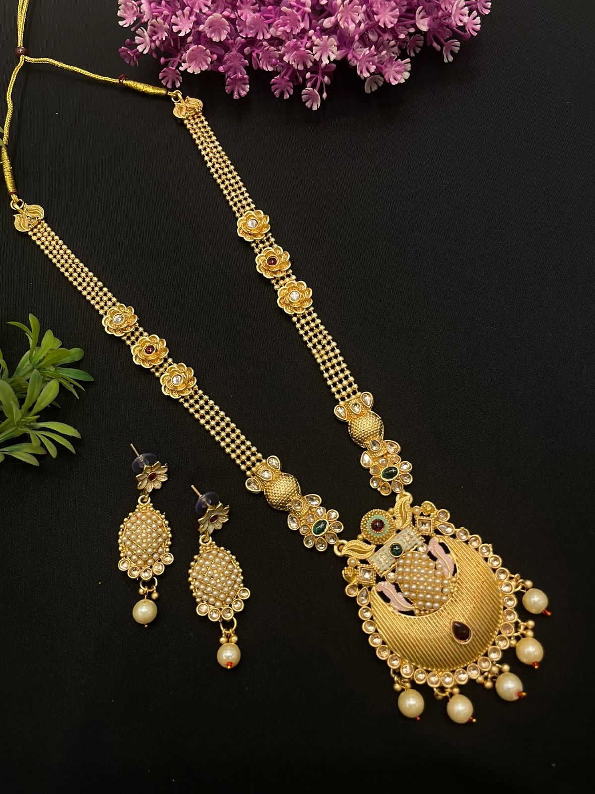 Upgrade your fashion game with our Antique Meenakari Jewelry Rajwadi Long Necklace Set