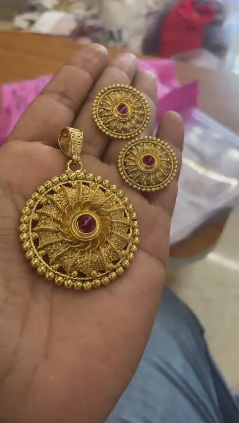 Rajwadi Pendant with stud earring