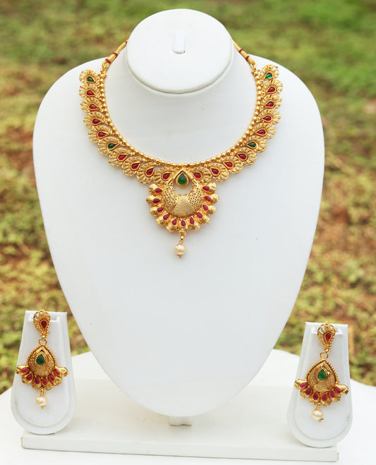 Latest Multicolor Short Necklace Set