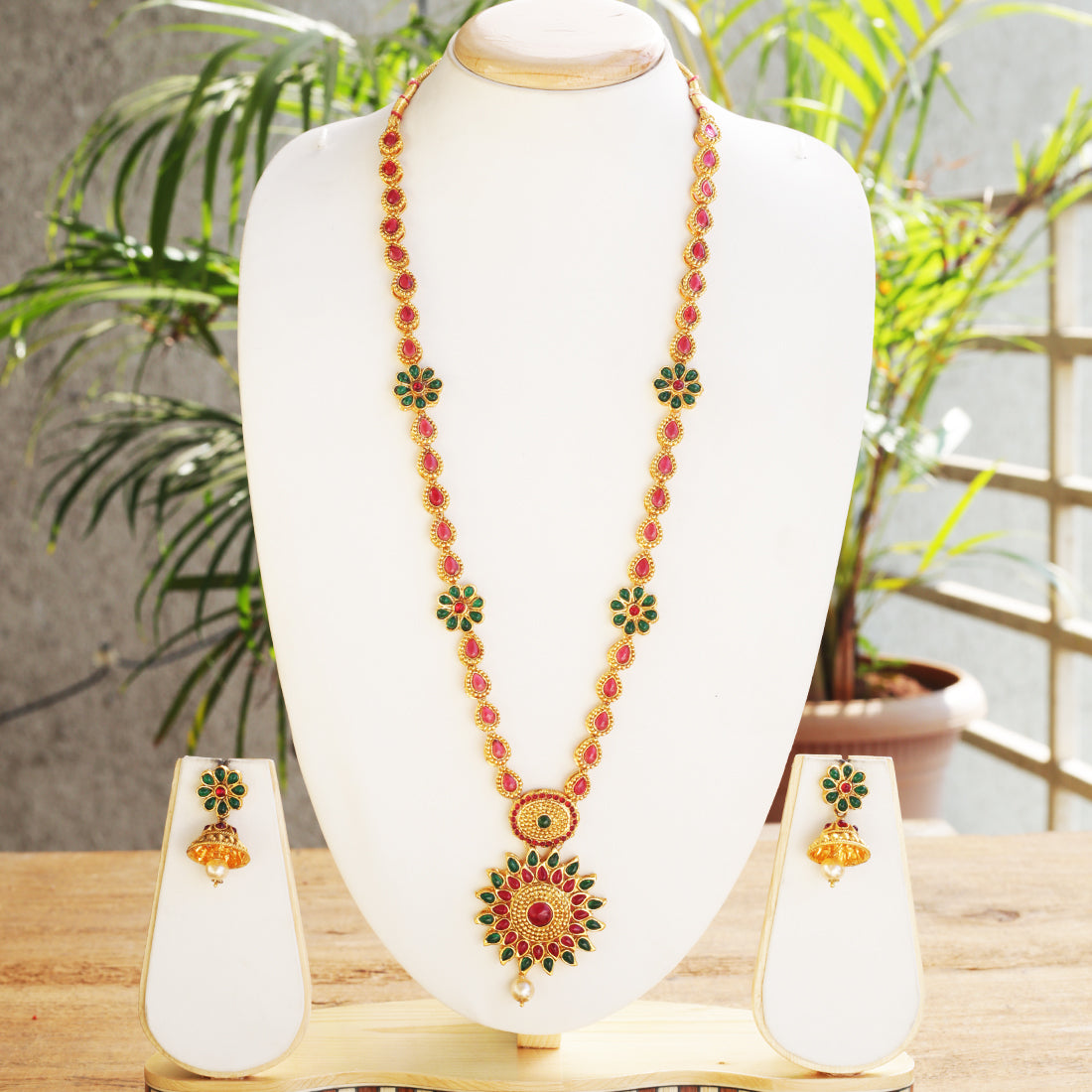 Shiny Flower Type Green Maroon Colour Long Necklace Set