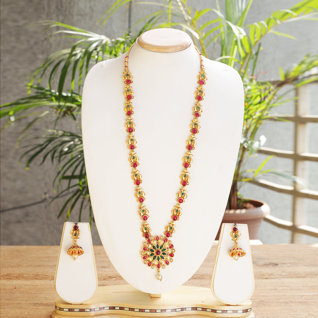 Catchy Flower Type Deign Green Maroon Color Long Necklace Set