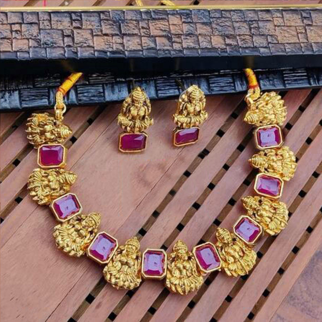 Laxmi choker necklace Set